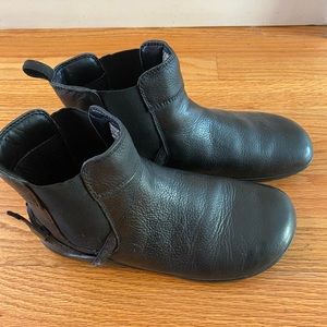 Xero Tari Black Leather Minimal Boots size 7.5